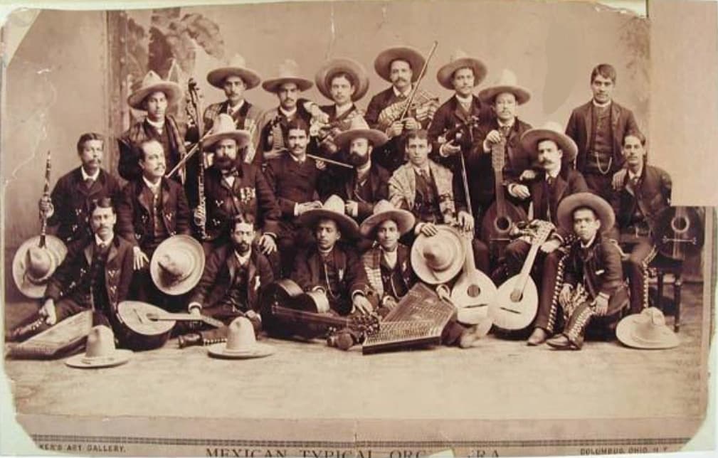 Mariachi Nuevo Tecalitlán